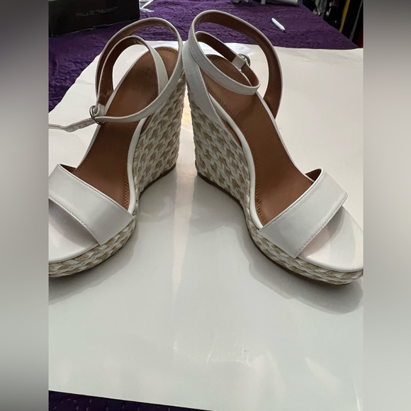 ASOS Wedges size 9 but fits like an 8. - Picture 9 of 13